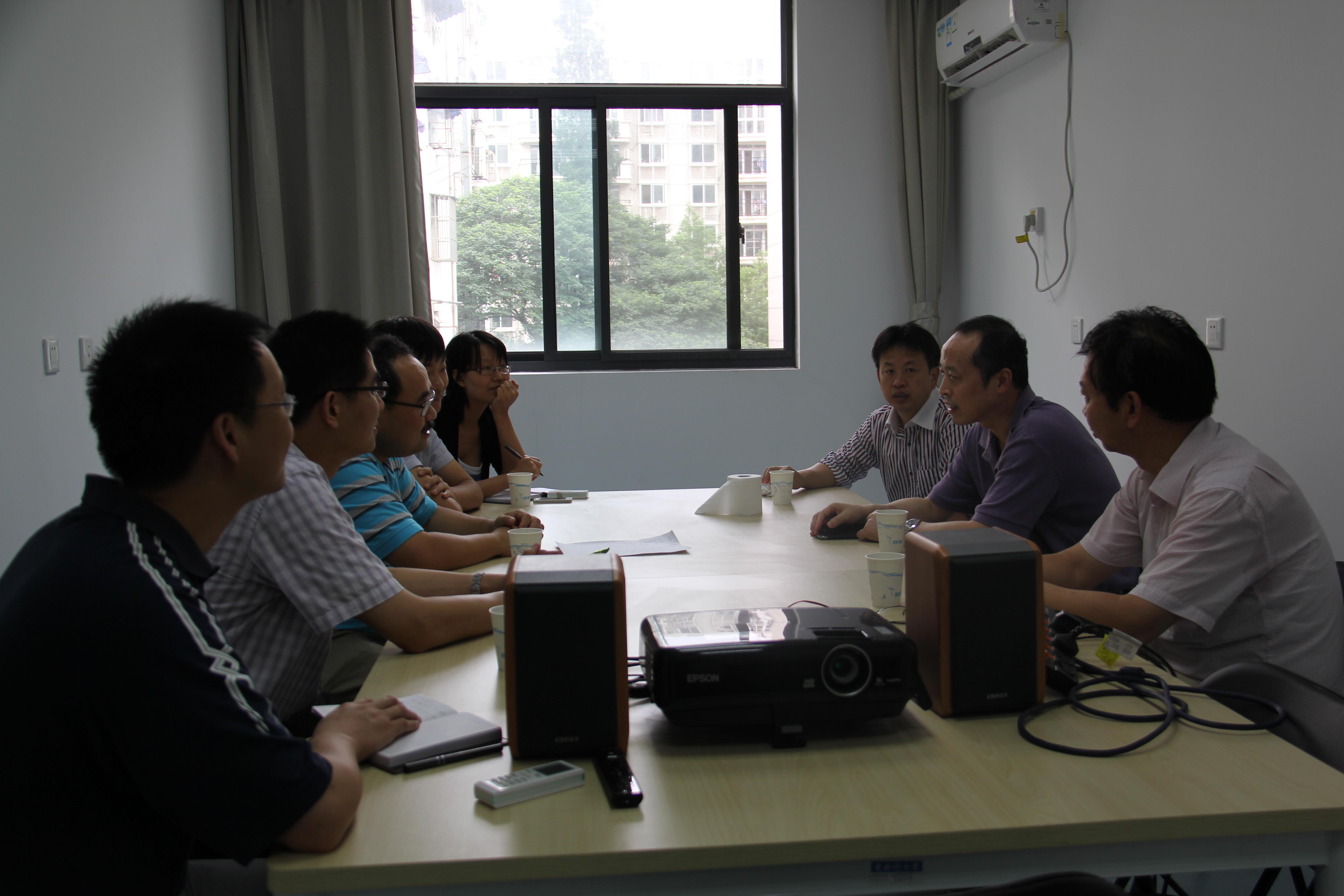 王保平副董事长调研生物表界面实验室